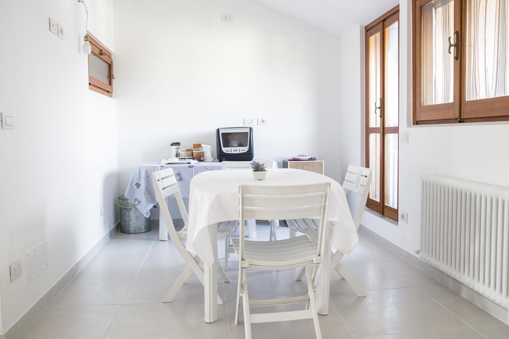 Bianco Nuvola Acomodação com café da manhã Montecchio  Exterior foto